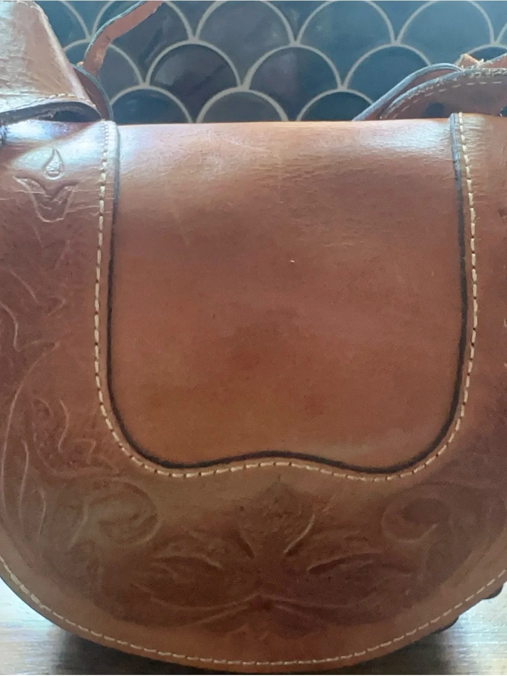 Patricia Nash Tan Leather Tooled Crossbody Bag - Picture 3 of 8